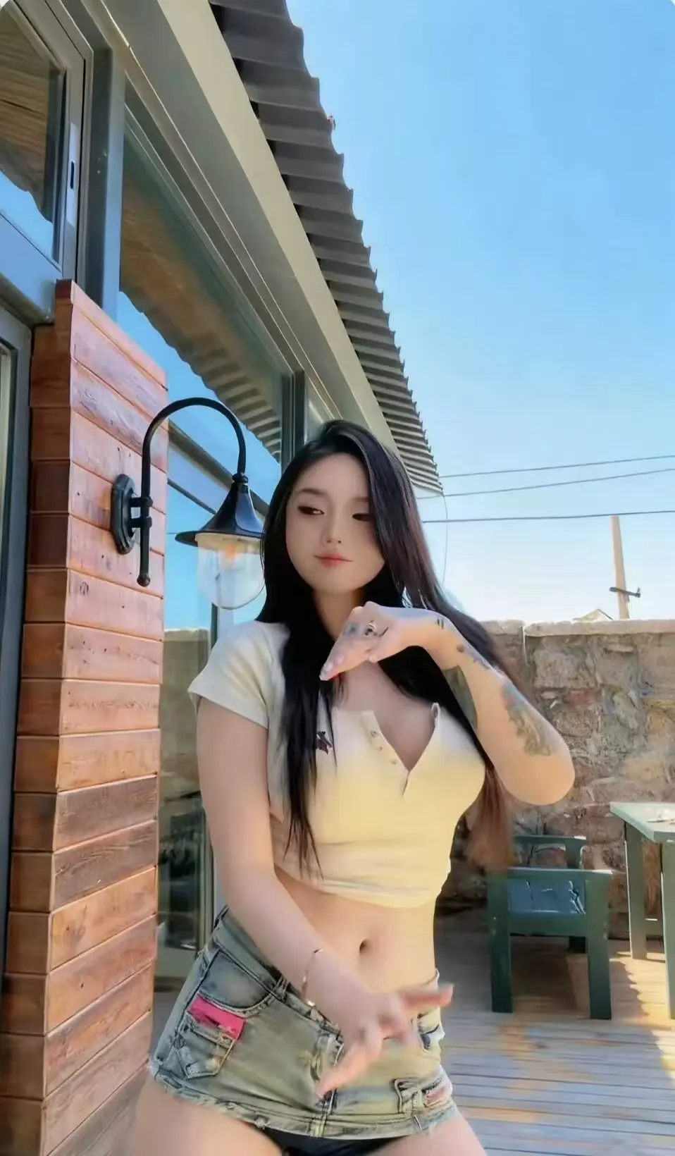 《Meena 成美男》高清全集免费在线看-中文版无删减资源全面开放-网盘便捷备份存储无广告观影-一次看遍Meena 成美男
