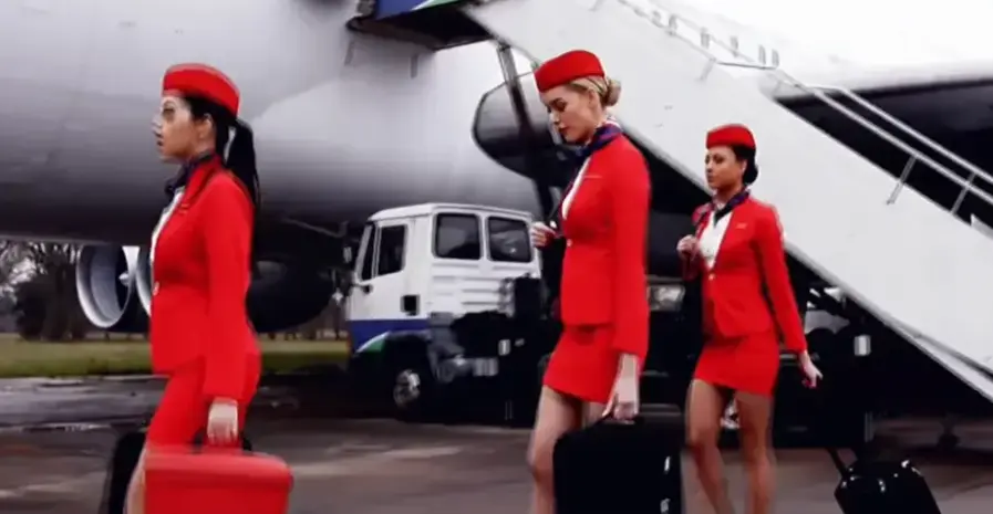 《法国空姐2018》多塞尔航空高清中字完整版-法版满天星电影全集免费在线观看-720P画质机舱情节